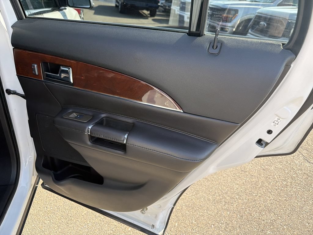 Used 2014 Lincoln MKX AWD w/ Equipment Group 102A image 16