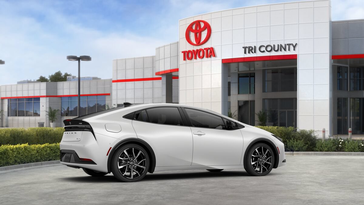New 2026 Toyota Prius Plug-In Hybrid FWD image 11
