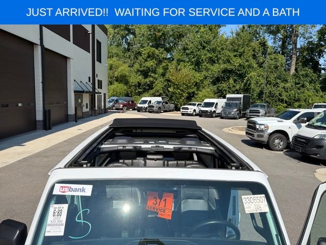 Used 2022 Jeep Wrangler Unlimited Sahara w/ Cold Weather Group AWD/4WD image 12
