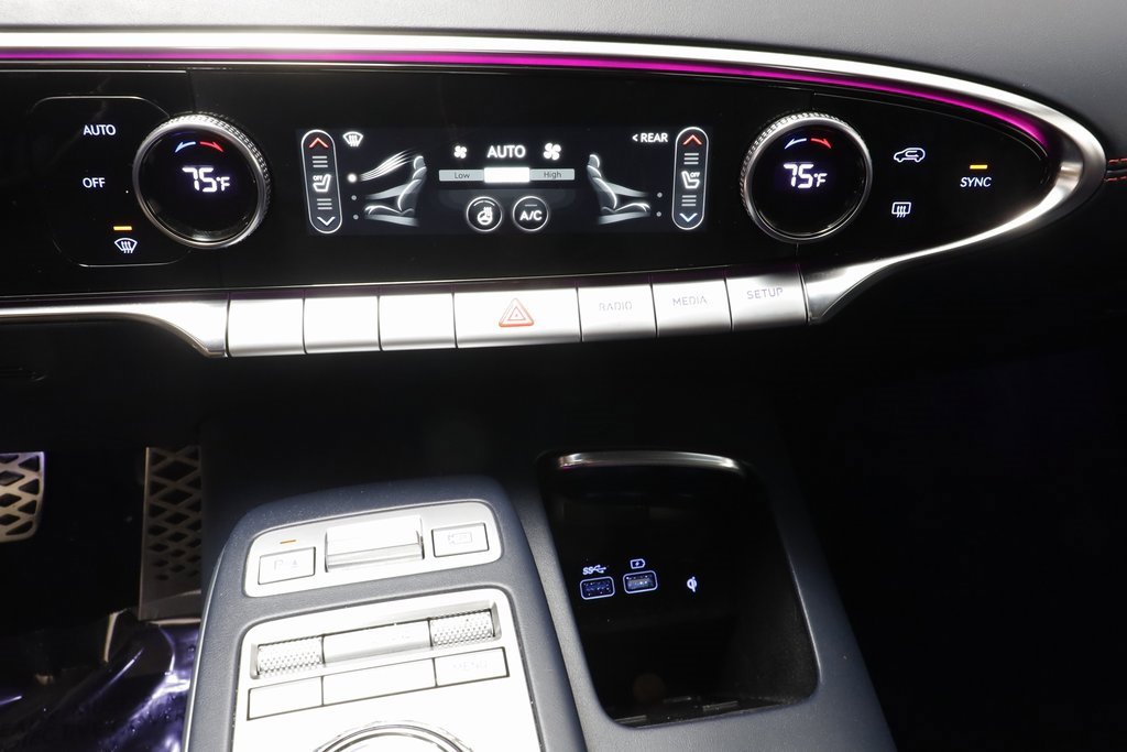 Used 2022 Genesis GV70 3.5T Sport w/ Sport Advanced Package image 13