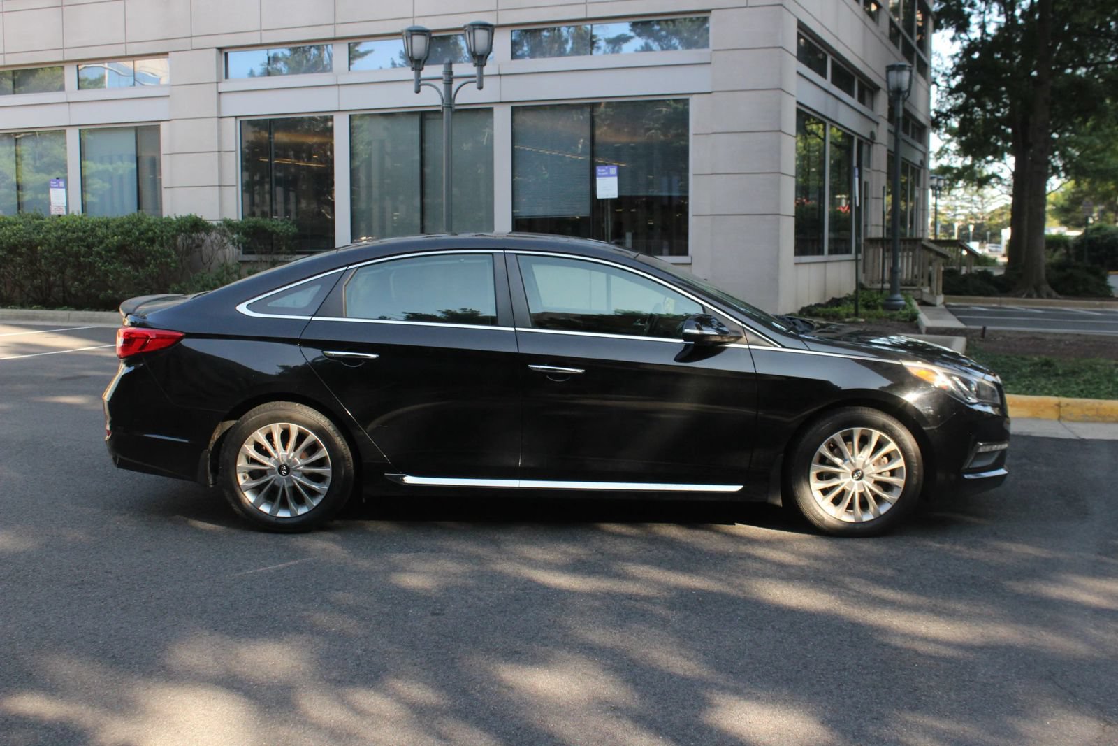 Used 2015 Hyundai Sonata Limited FWD image 6