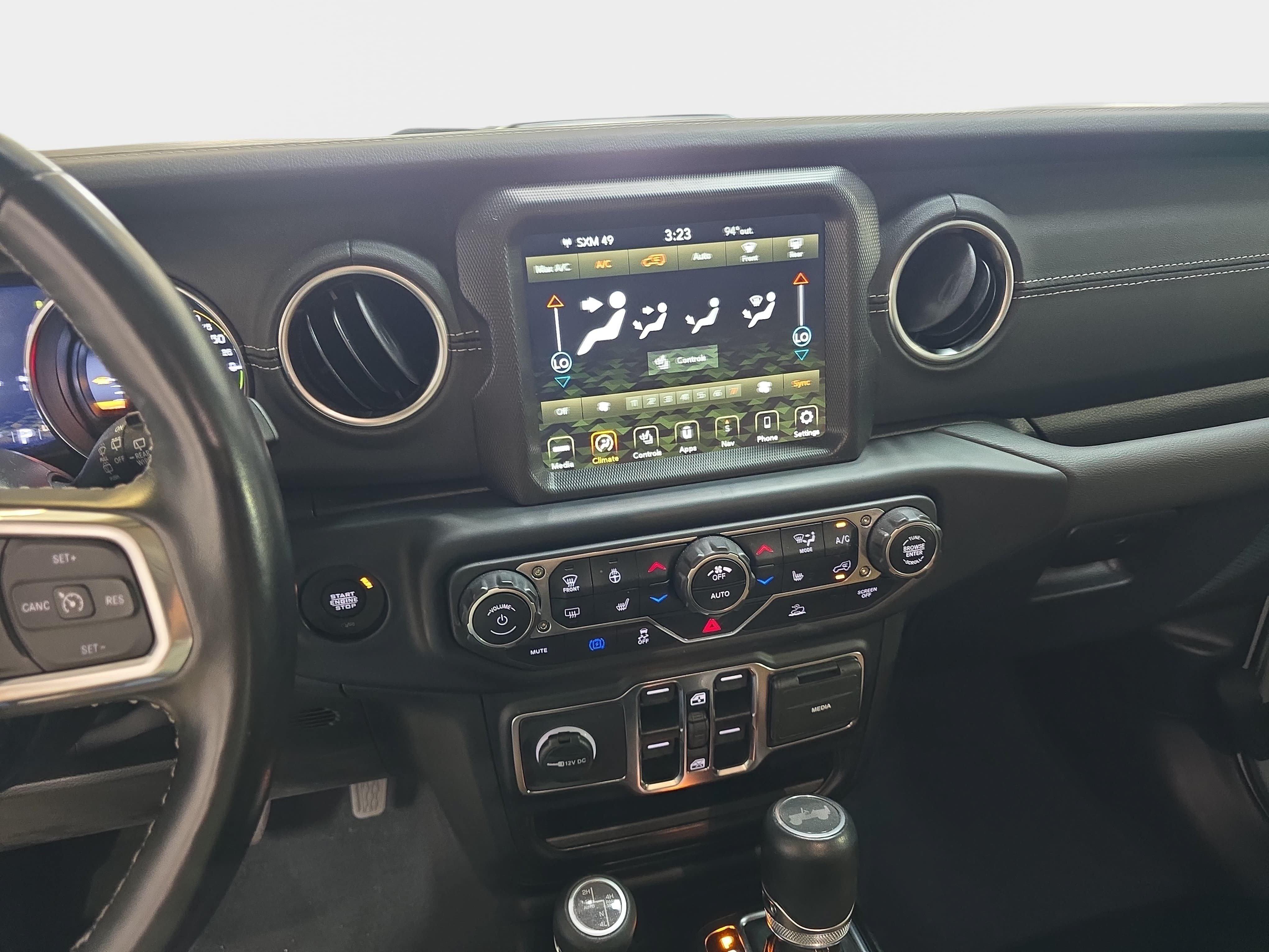 Used 2023 Jeep Wrangler Unlimited Sahara w/ Cold Weather Group AWD/4WD image 17