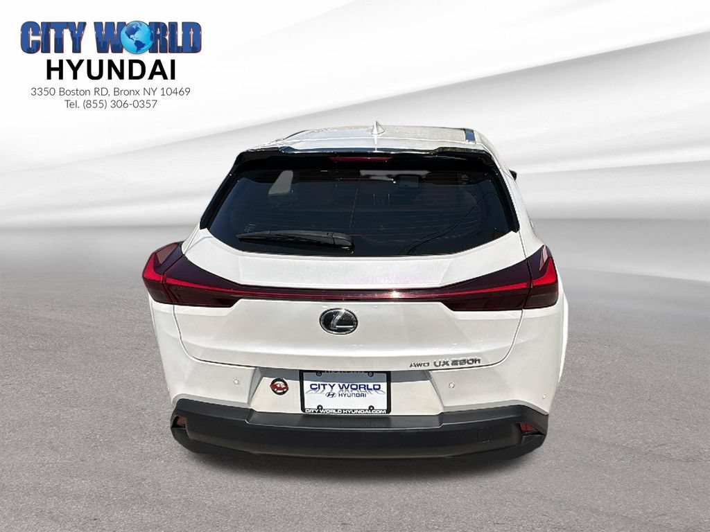 Used 2024 Lexus UX 250h AWD w/ Premium Package image 4