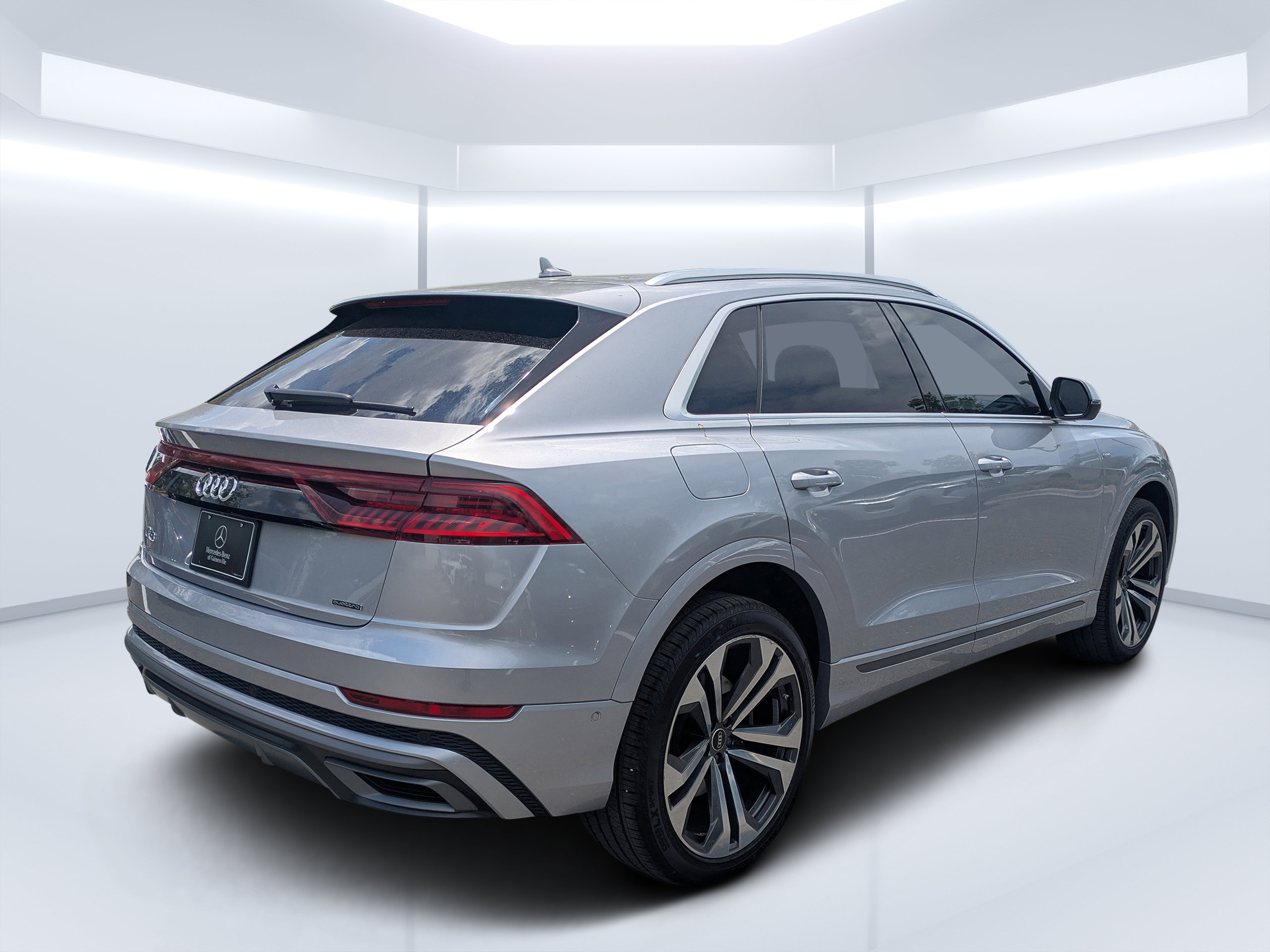 Used 2022 Audi Q8 Premium Plus AWD/4WD image 3