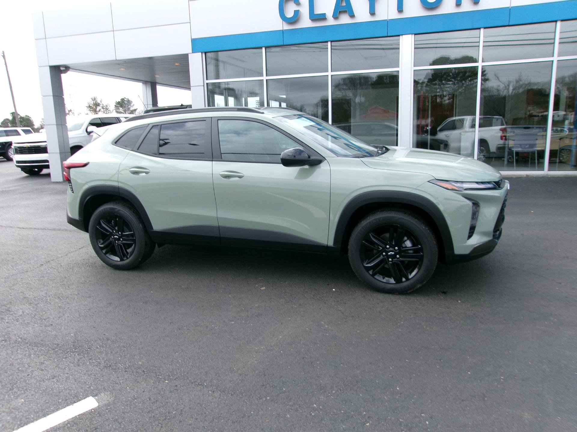New 2026 Chevrolet Trax ACTIV w/ Sunroof Package