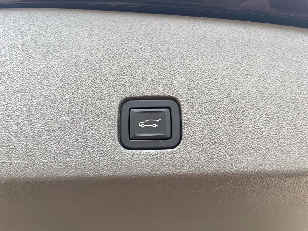 Used 2025 Cadillac XT6 Premium Luxury w/ LPO, Floor Liner Package AWD/4WD image 12