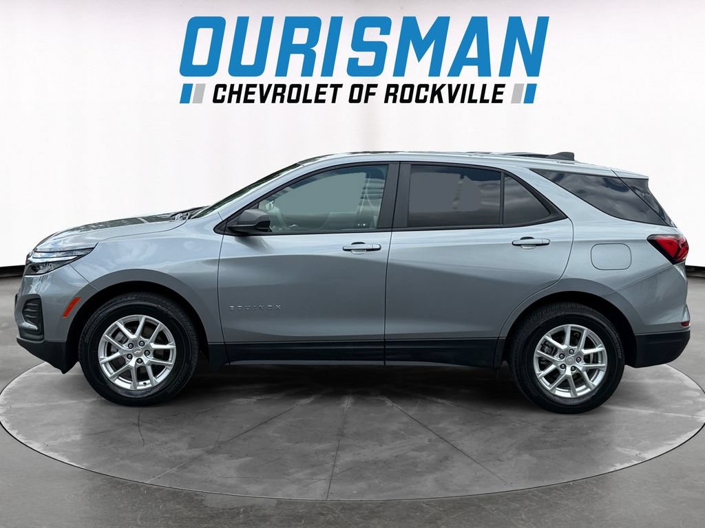 Used 2023 Chevrolet Equinox LS w/ LS Convenience Package AWD/4WD image 3