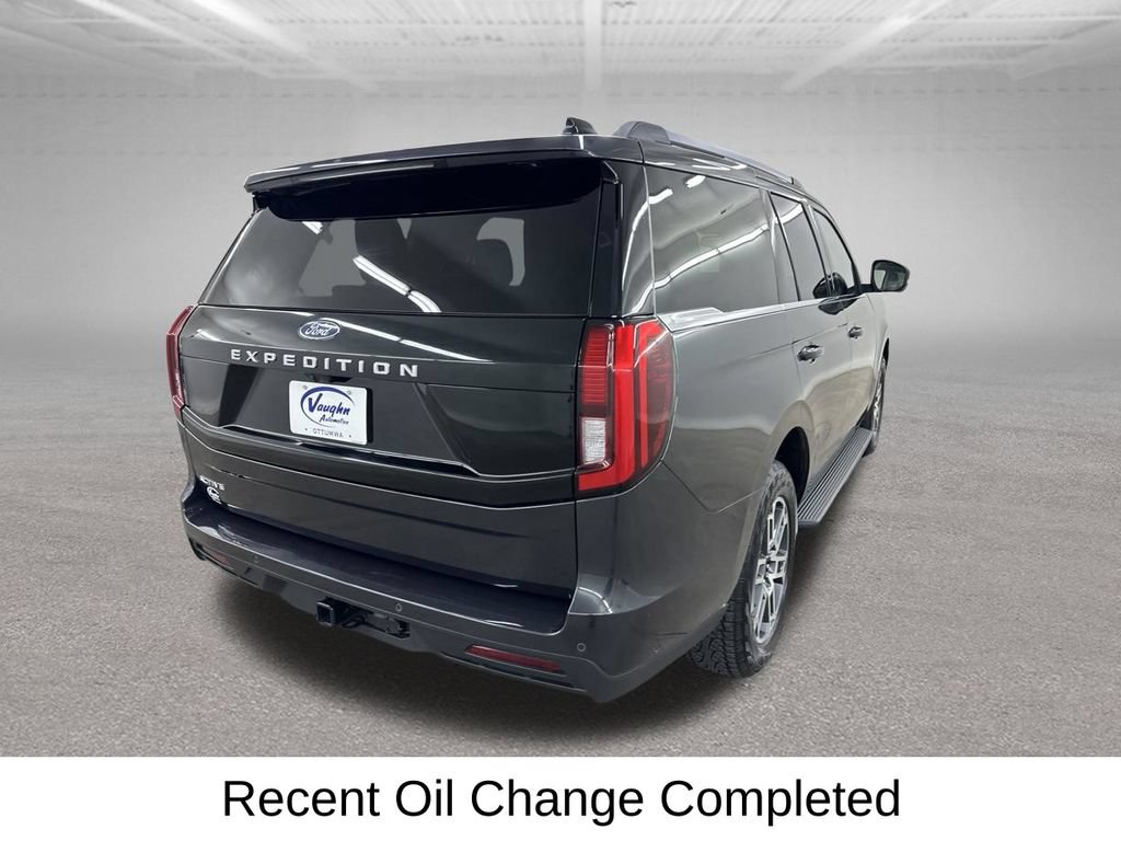 Used 2025 Ford Expedition Active AWD/4WD image 12