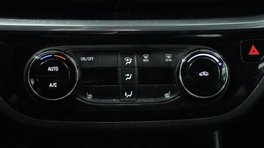 Used 2024 Buick Envista Sport Touring w/ Convenience I Package FWD image 42