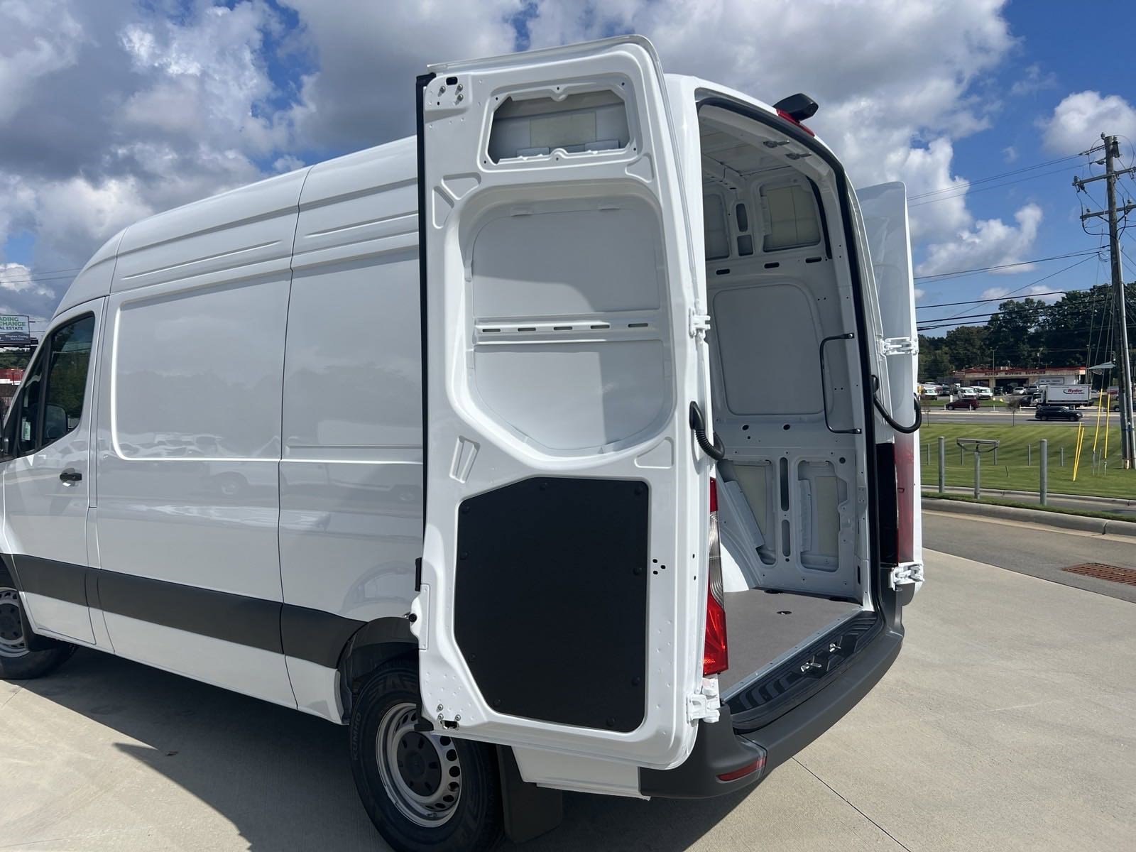 New 2025 Mercedes-Benz Sprinter 2500 image 40