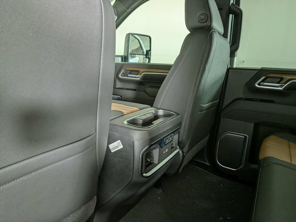 New 2026 Chevrolet Silverado 2500 High Country w/ High Country Premium Package AWD/4WD image 32