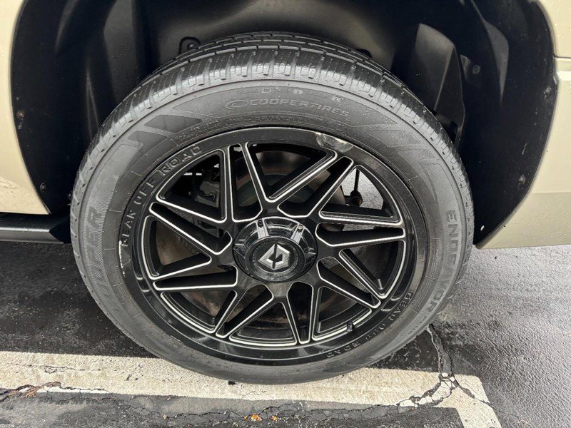 Used 2013 GMC Yukon XL Denali image 7