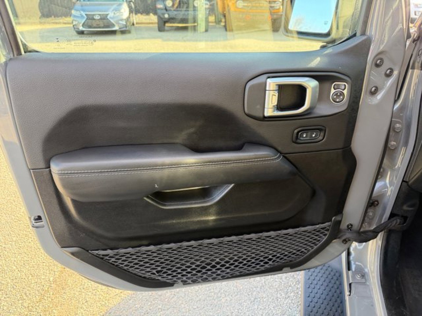 Used 2023 Jeep Wrangler Unlimited Sahara w/ Cold Weather Group image 19