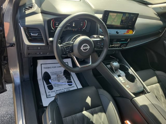 Used 2024 Nissan Rogue Platinum FWD image 17