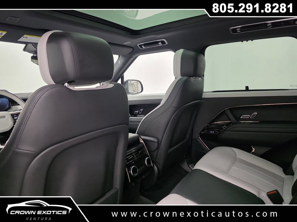 Used 2024 Land Rover Range Rover Sport Dynamic SE AWD/4WD image 16