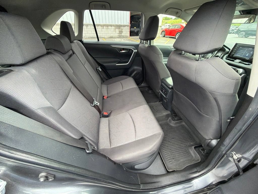 Used 2021 Toyota RAV4 XLE w/ XLE Grade Weather Package AWD/4WD image 41