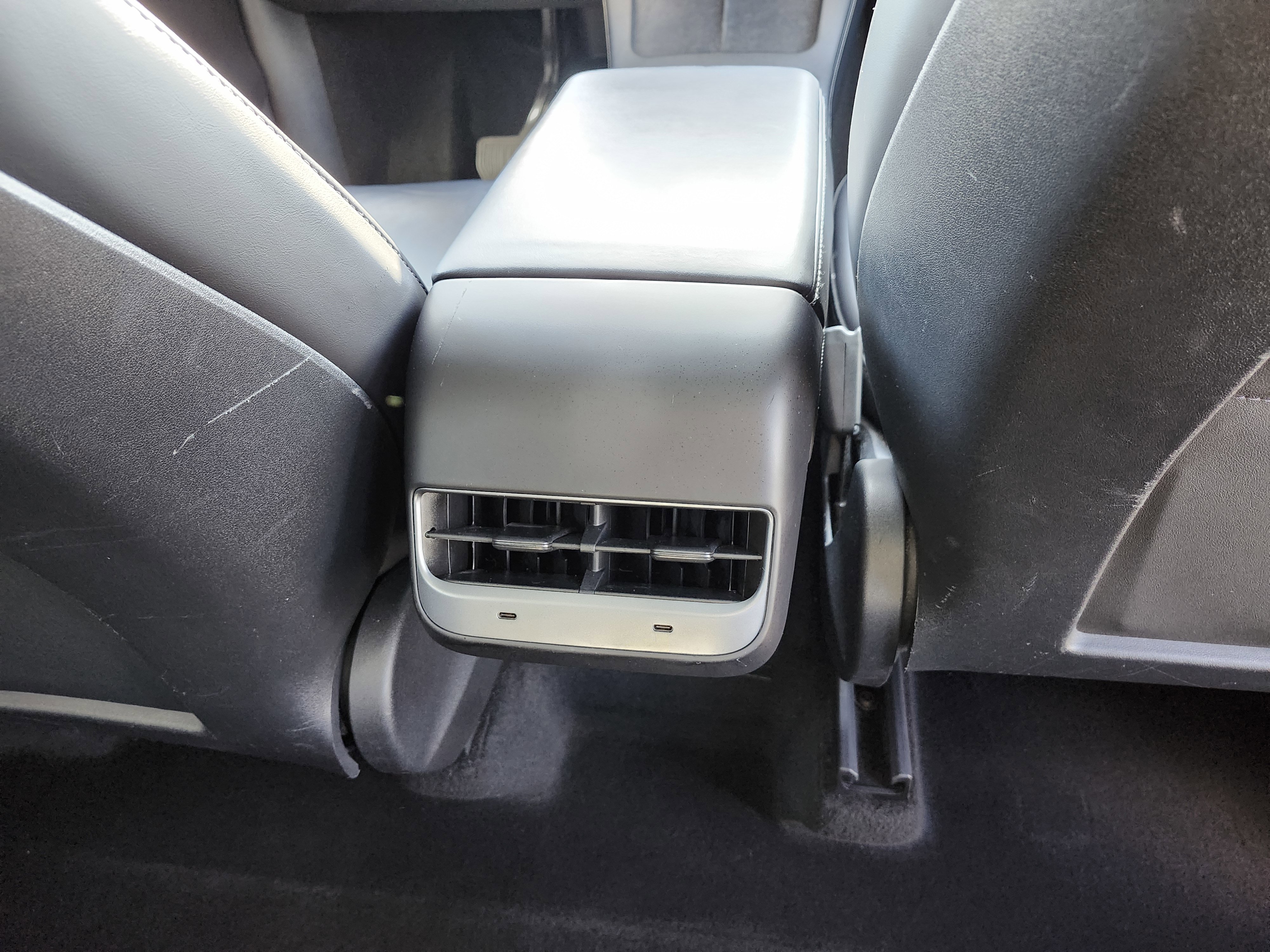 Used 2021 Tesla Model Y Long Range AWD/4WD image 20