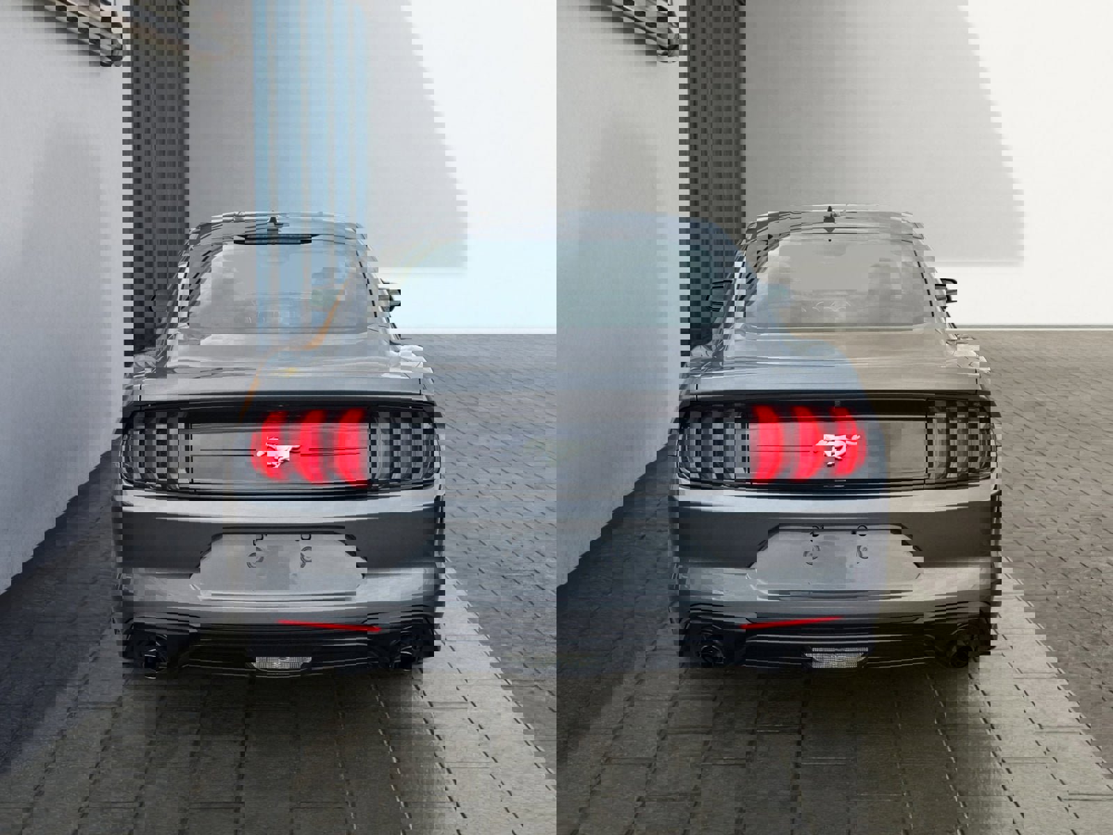 Used 2023 Ford Mustang Coupe RWD image 3