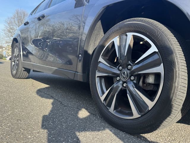 Used 2024 Lexus UX 250h AWD w/ Premium Package image 9