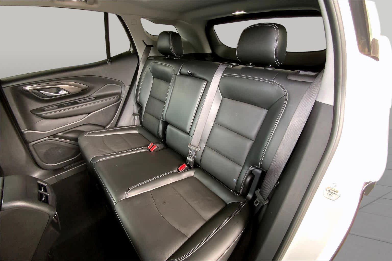 Used 2023 GMC Terrain SLT w/ Tech Package FWD image 21