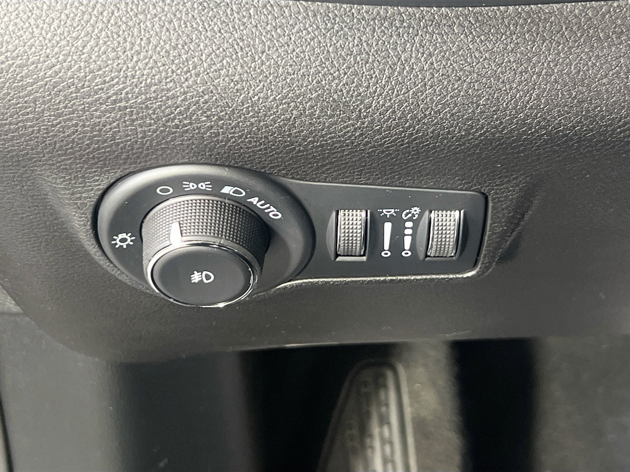 Used 2022 Jeep Compass Latitude AWD/4WD image 10