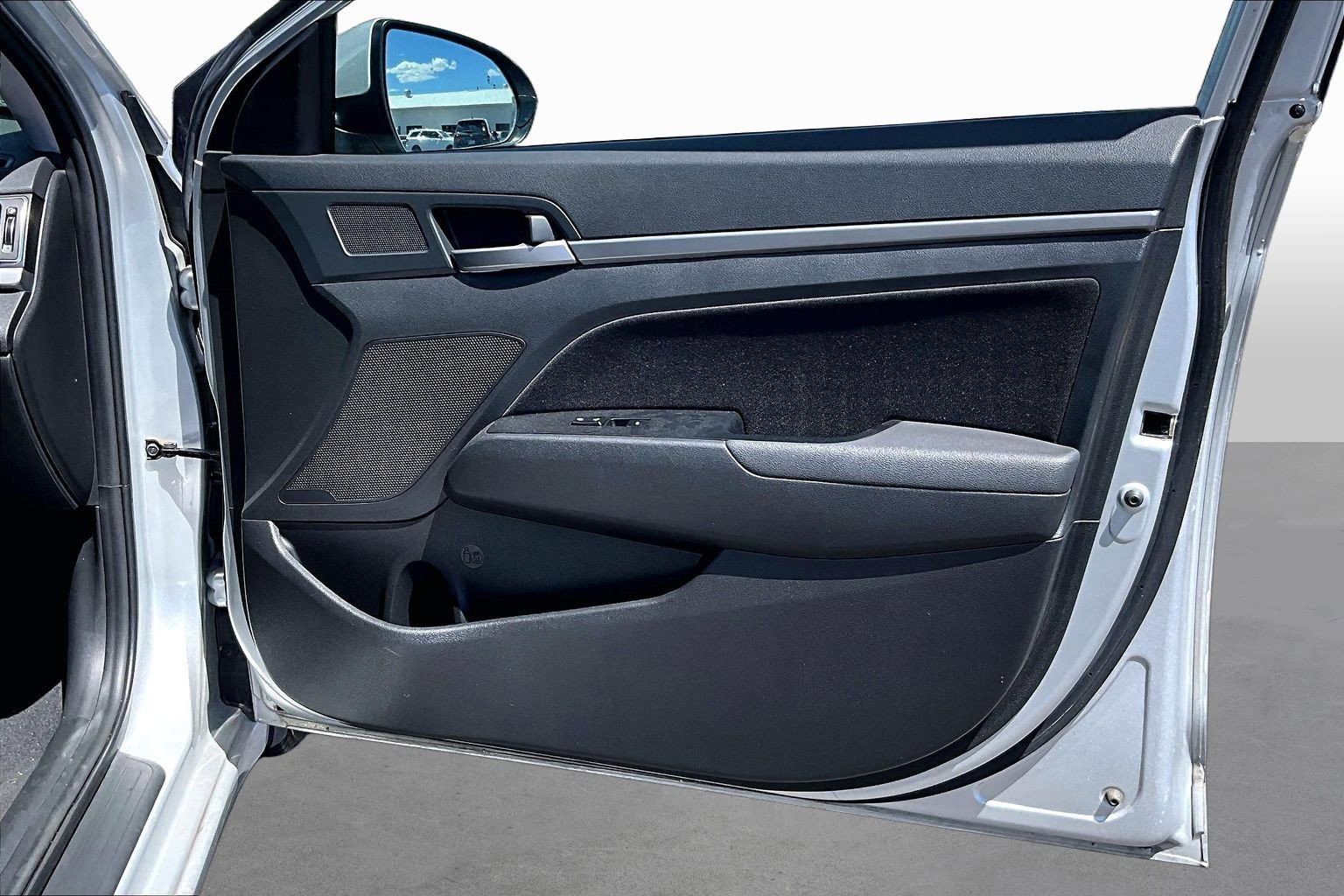 Used 2018 Hyundai Elantra SEL FWD image 8