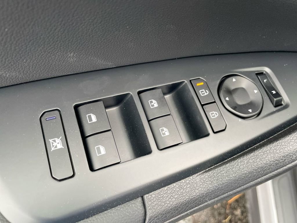 New 2026 Kia Sportage EX image 38