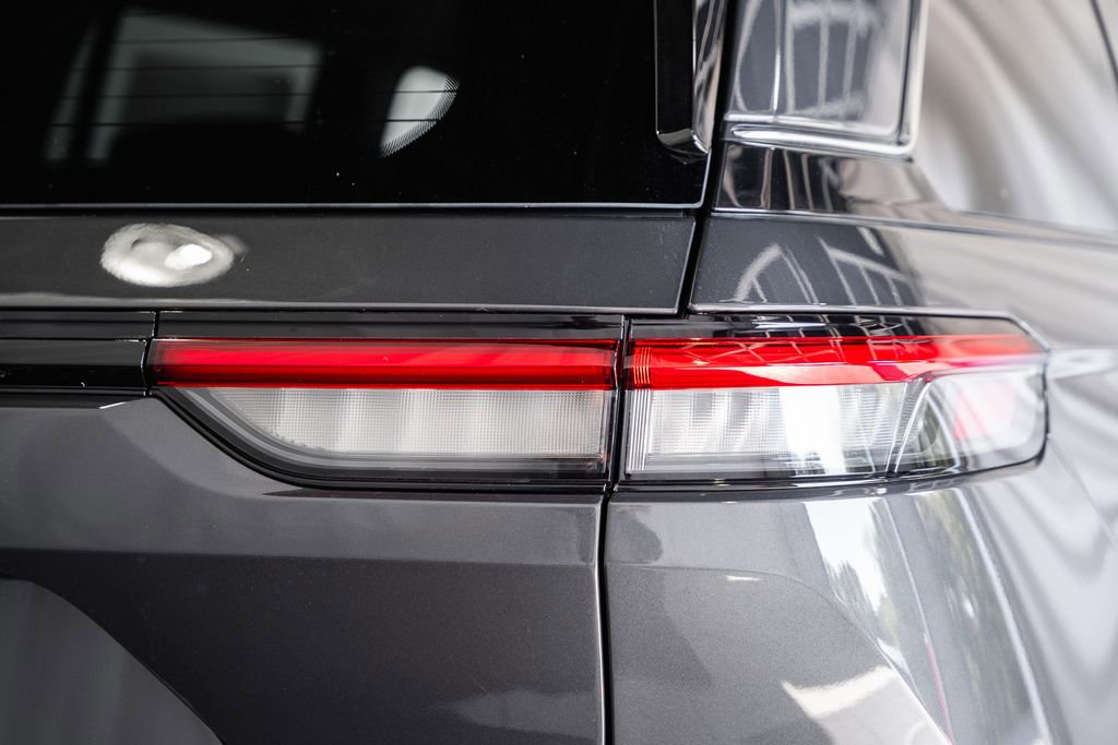 New 2025 Jeep Grand Cherokee Laredo X w/ Luxury Tech Group I image 6