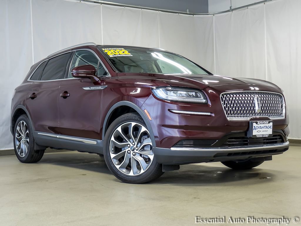Used 2022 Lincoln Nautilus Reserve image 2