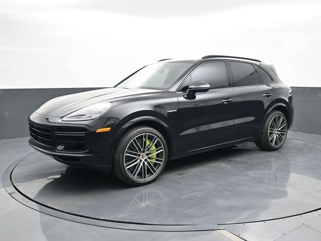 Certified 2022 Porsche Cayenne Turbo S AWD/4WD image 1