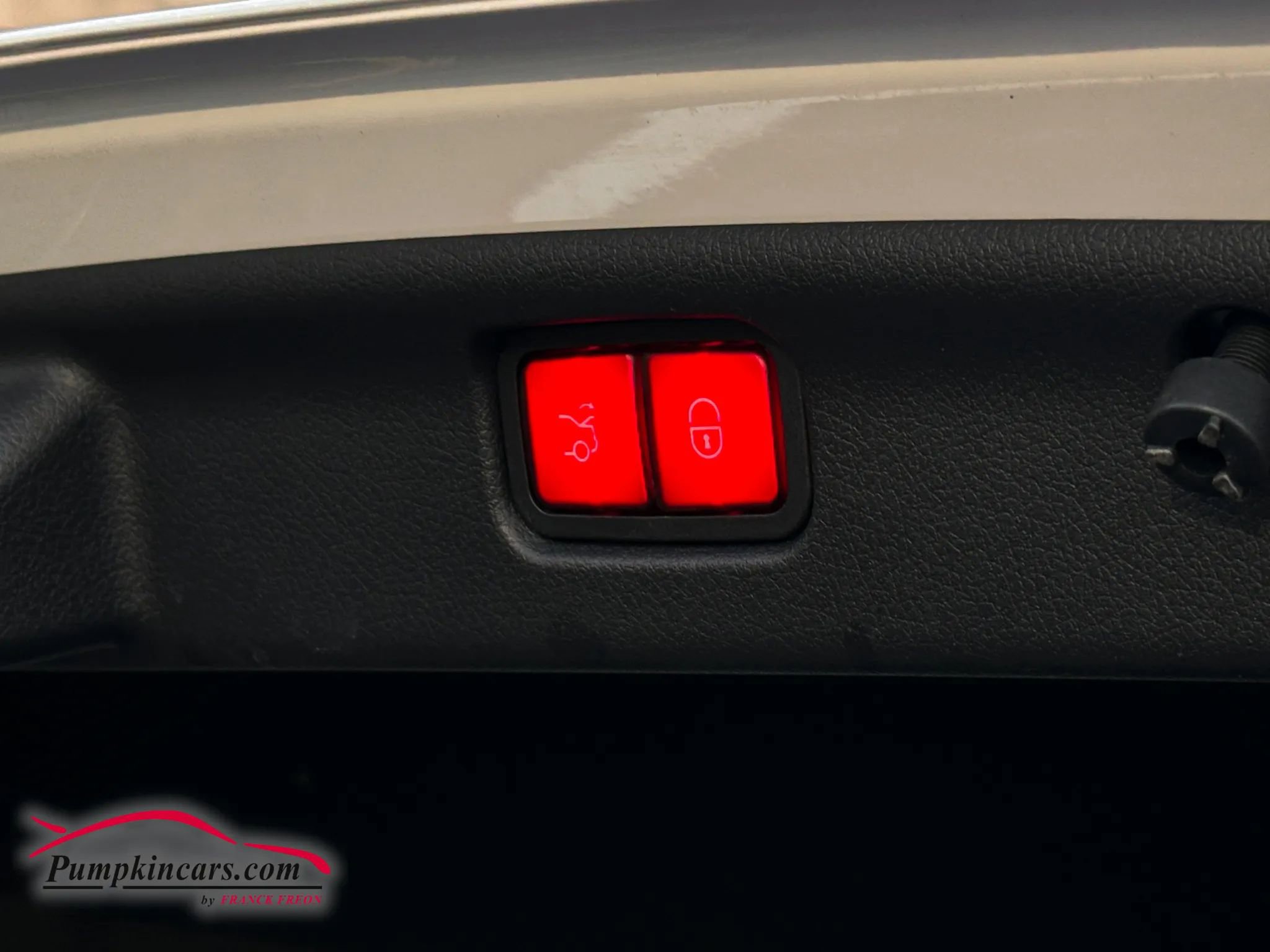 Used 2022 Mercedes-Benz C 300 4MATIC Sedan w/ Exclusive Trim Package image 19