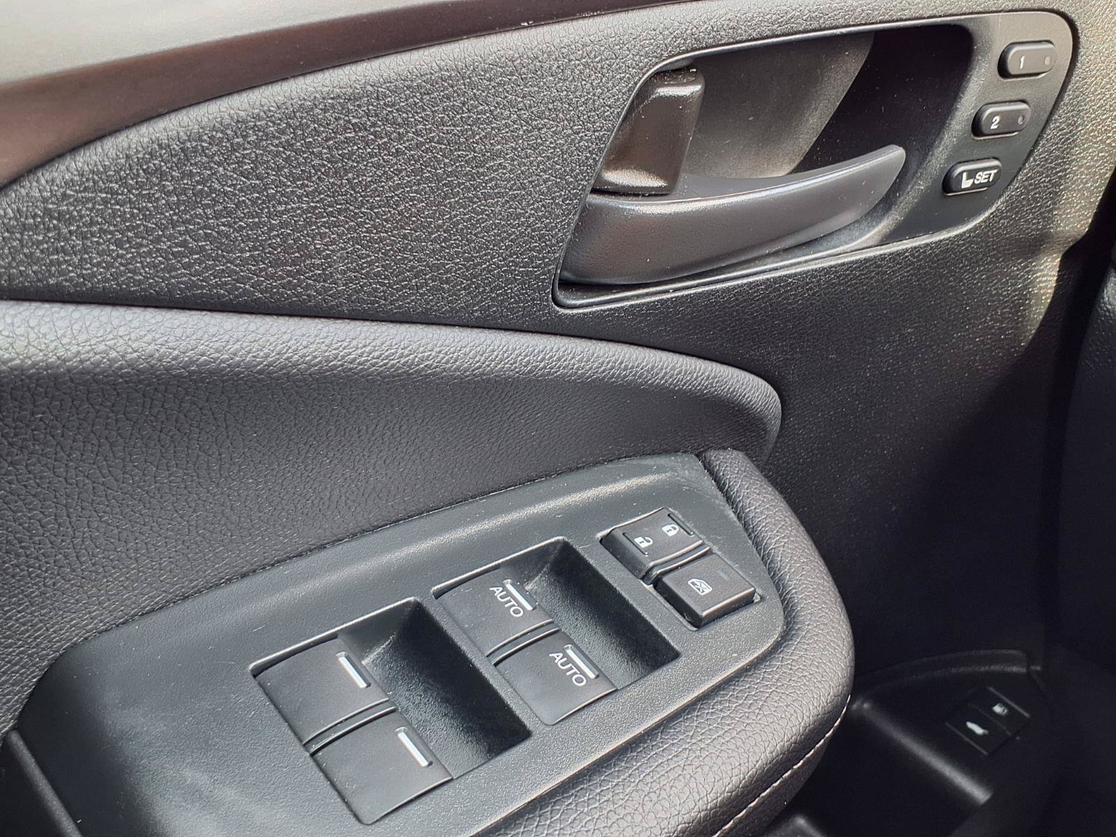 Used 2023 Honda Passport EX-L image 11