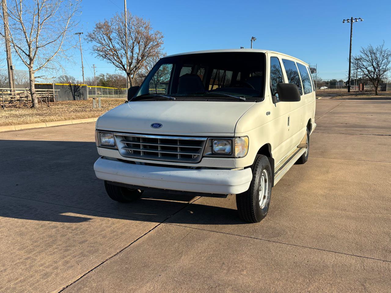 Used 1993 Ford E-350 and Econoline 350 XLT RWD image 4