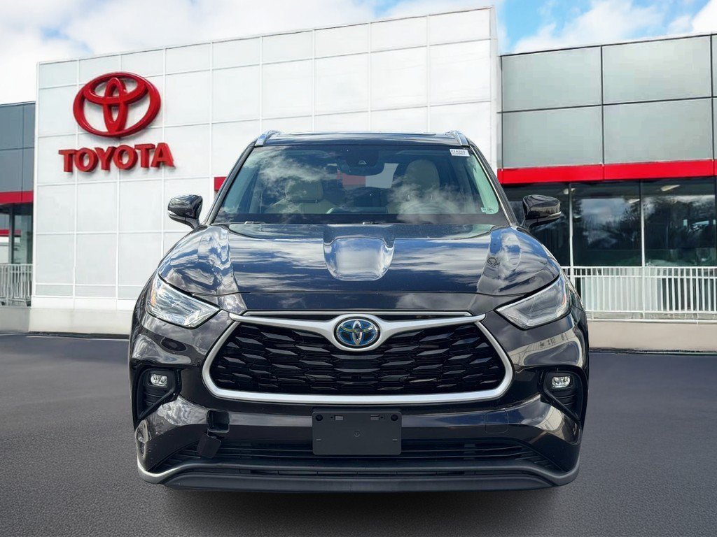 Used 2021 Toyota Highlander XLE AWD/4WD image 13