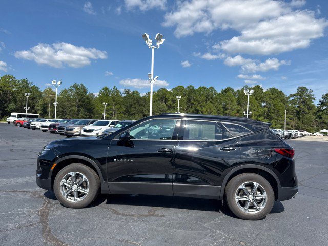 Used 2025 Chevrolet Blazer LT w/ Convenience Package FWD image 6