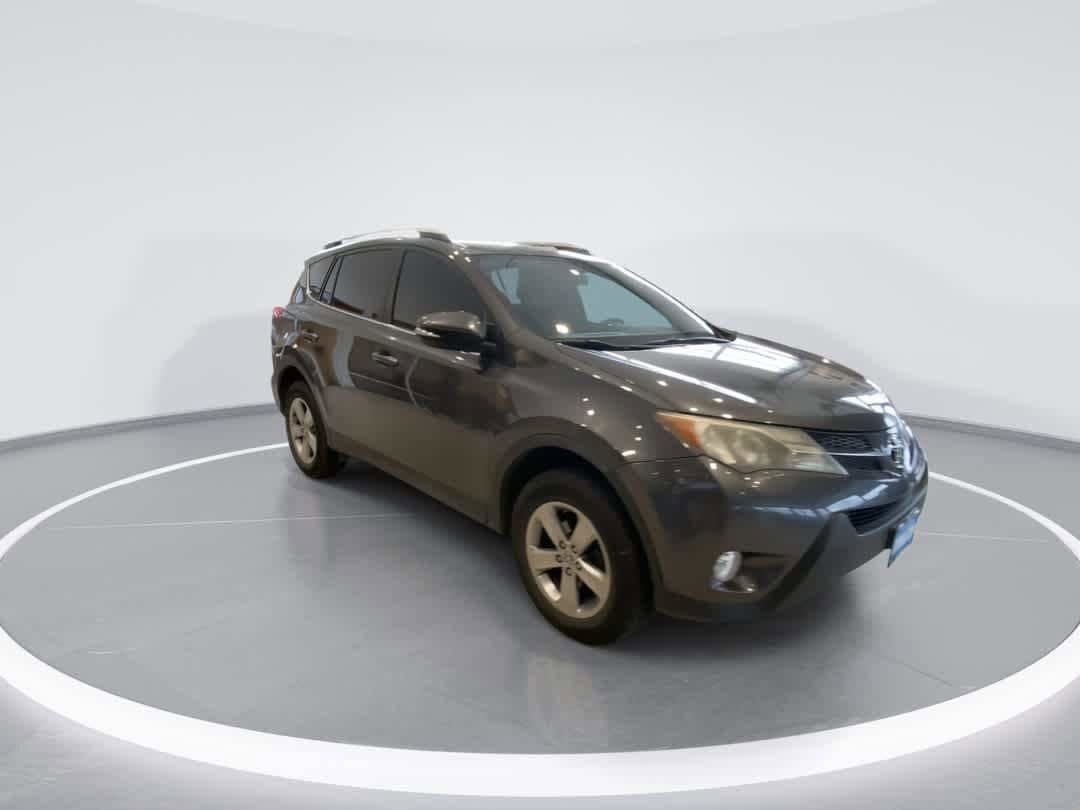 Used 2015 Toyota RAV4 XLE image 2