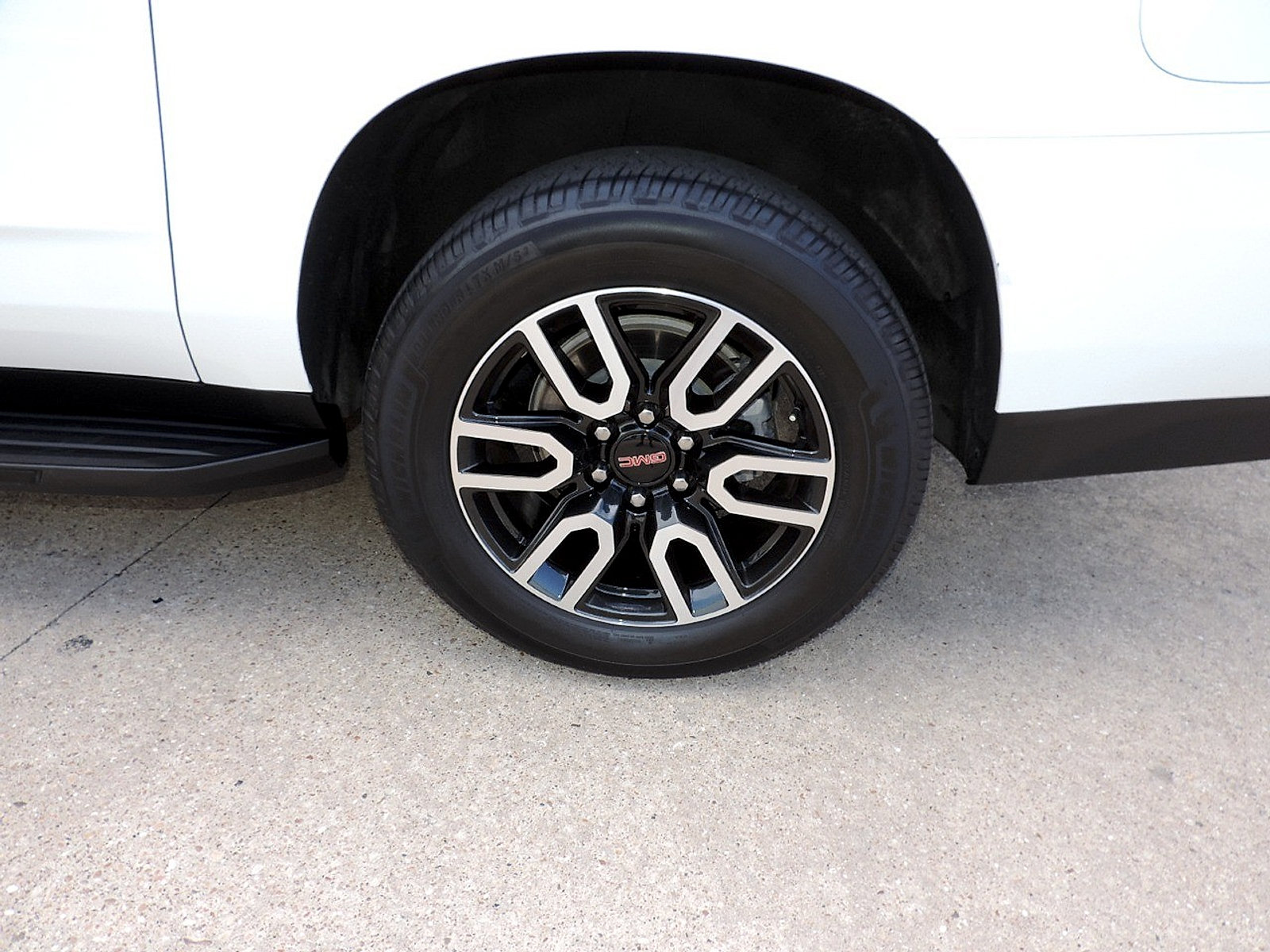 Certified 2024 GMC Yukon XL AT4 AWD/4WD image 9