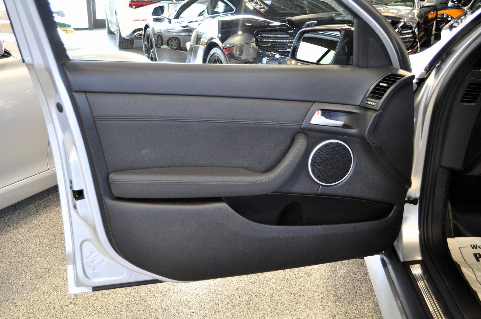 Used 2009 Pontiac G8 GXP image 24