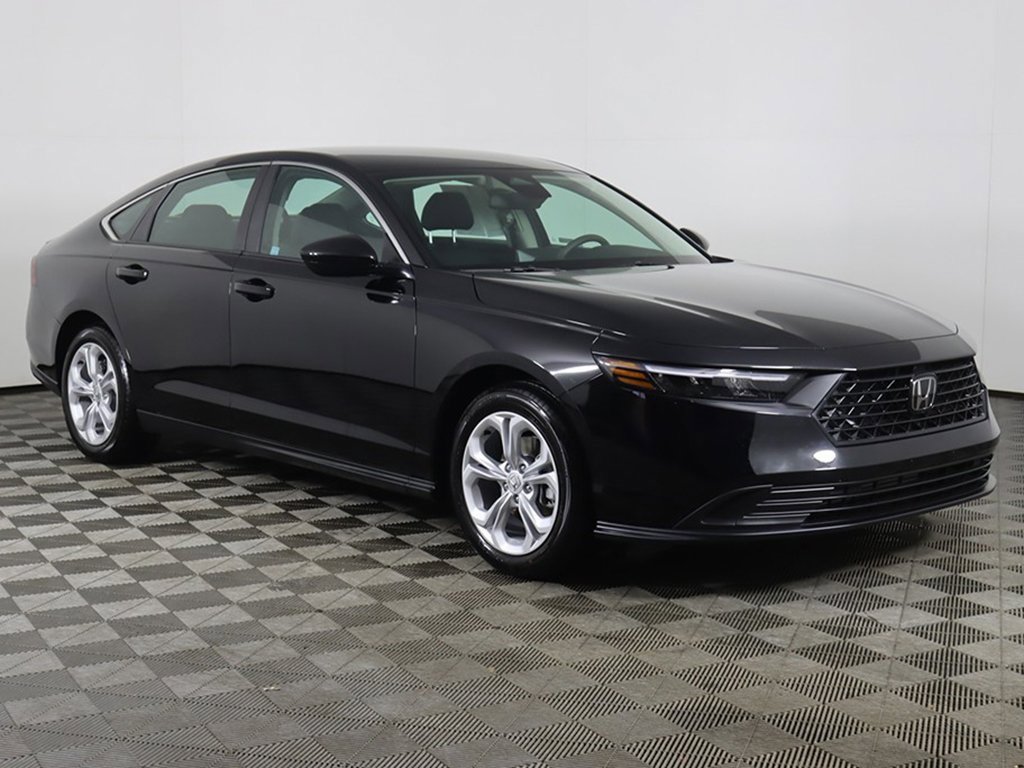 Certified 2025 Honda Accord LX image 2