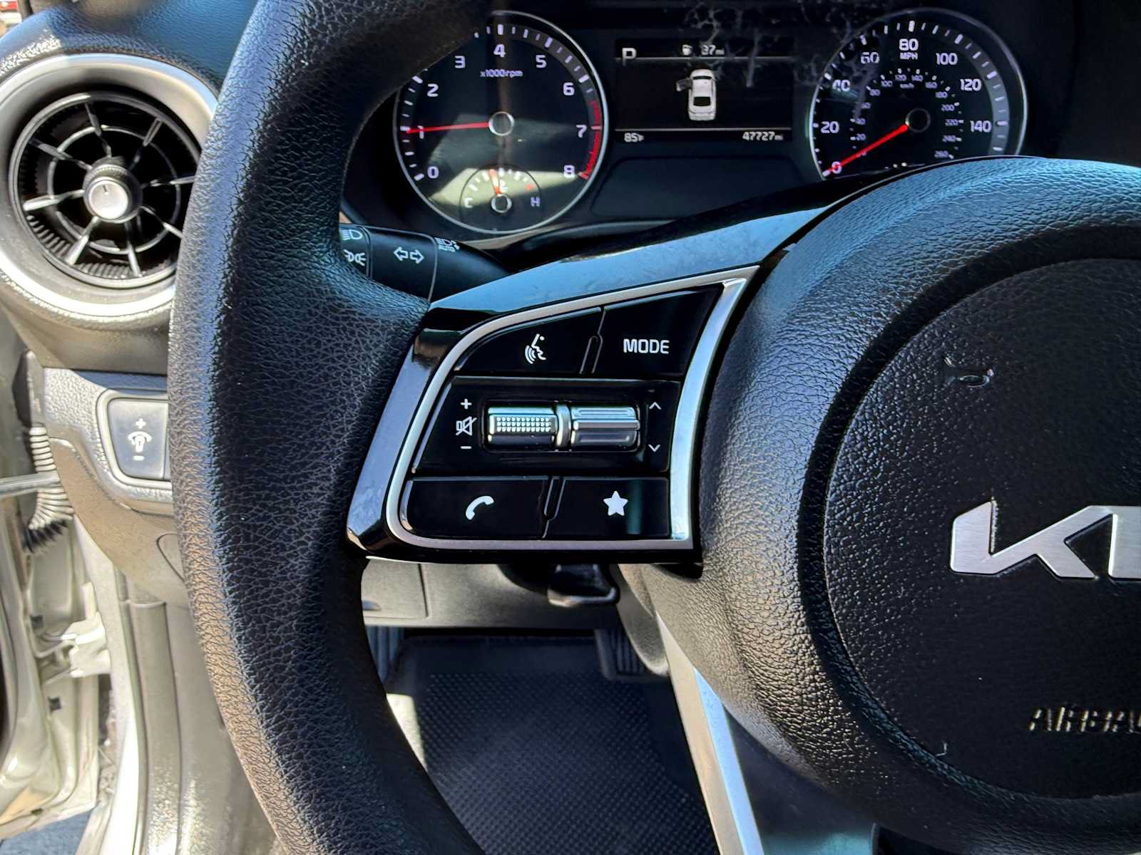 Certified 2024 Kia Forte LXS FWD image 17