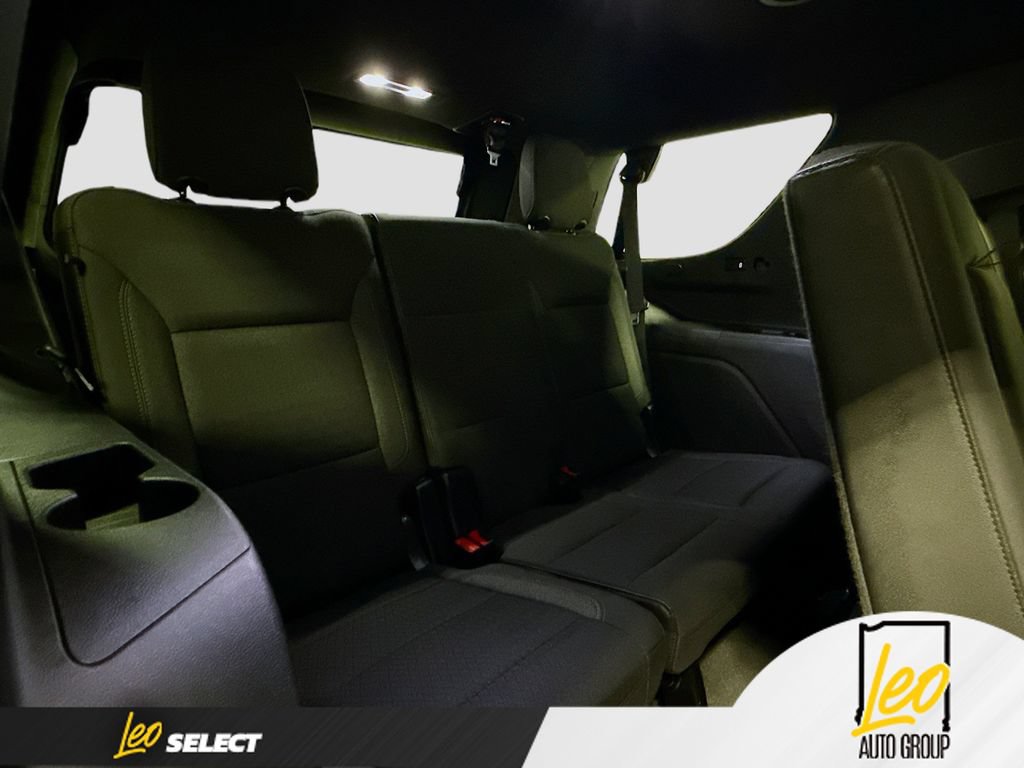Used 2023 GMC Yukon SLE w/ Gmc Pro Safety Plus Package AWD/4WD image 29