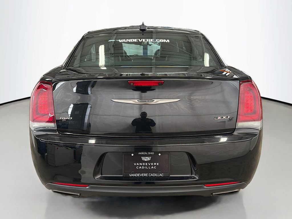 Used 2016 Chrysler 300 S image 6