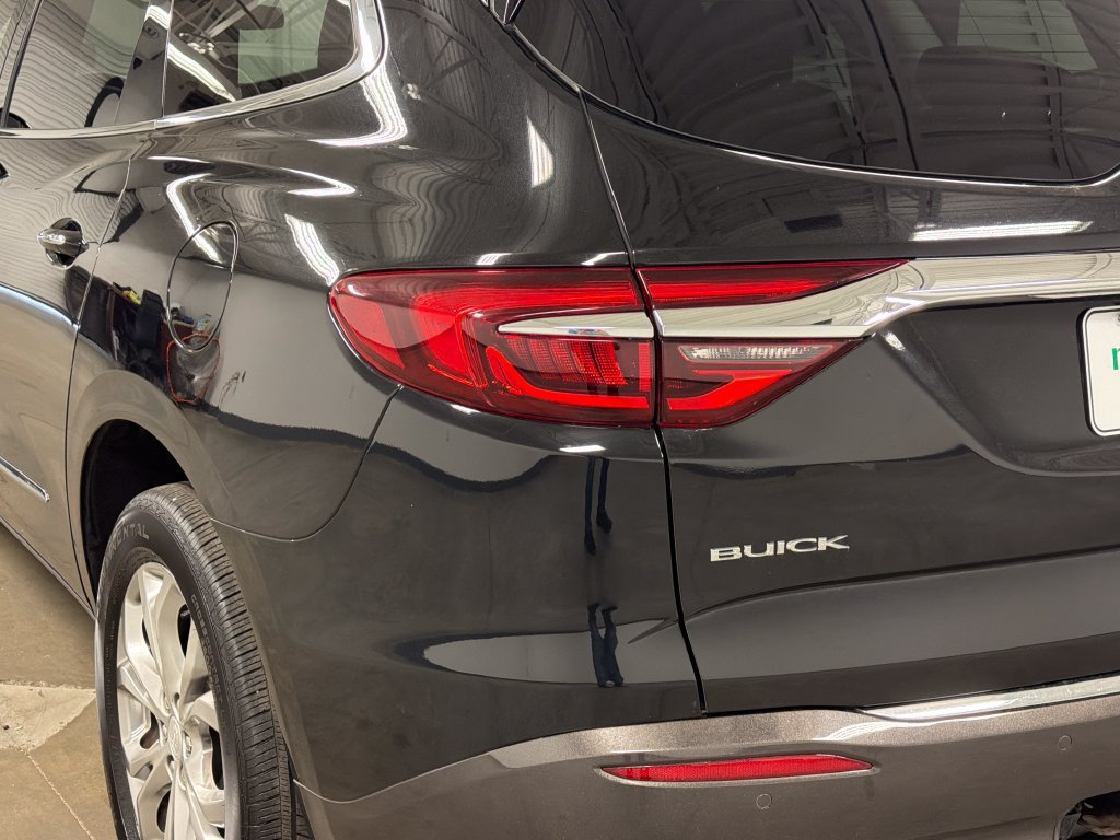 Used 2018 Buick Enclave Avenir w/ Avenir Technology Package FWD image 17