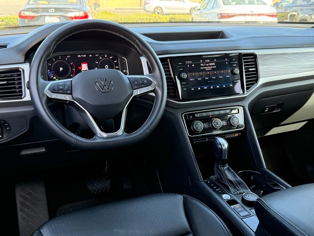 Certified 2022 Volkswagen Atlas Cross Sport SE image 25