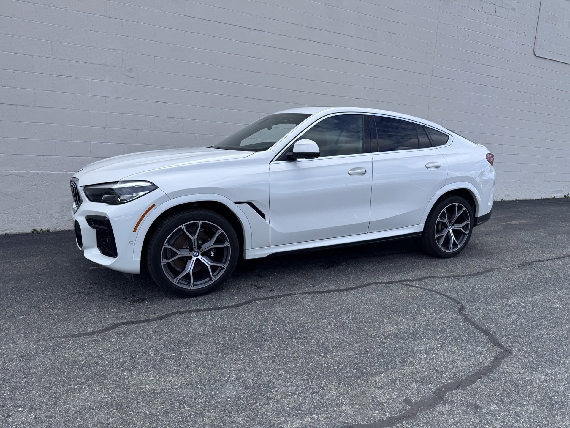 Used 2022 BMW X6 xDrive40i
