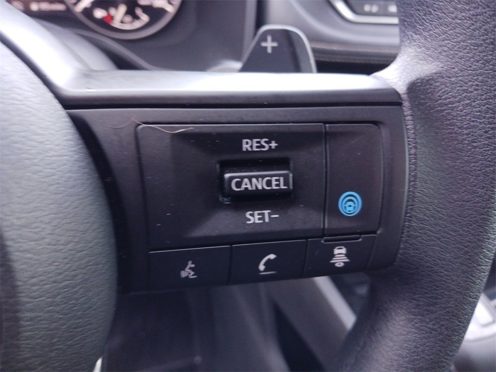 Used 2024 Nissan Rogue SV image 32