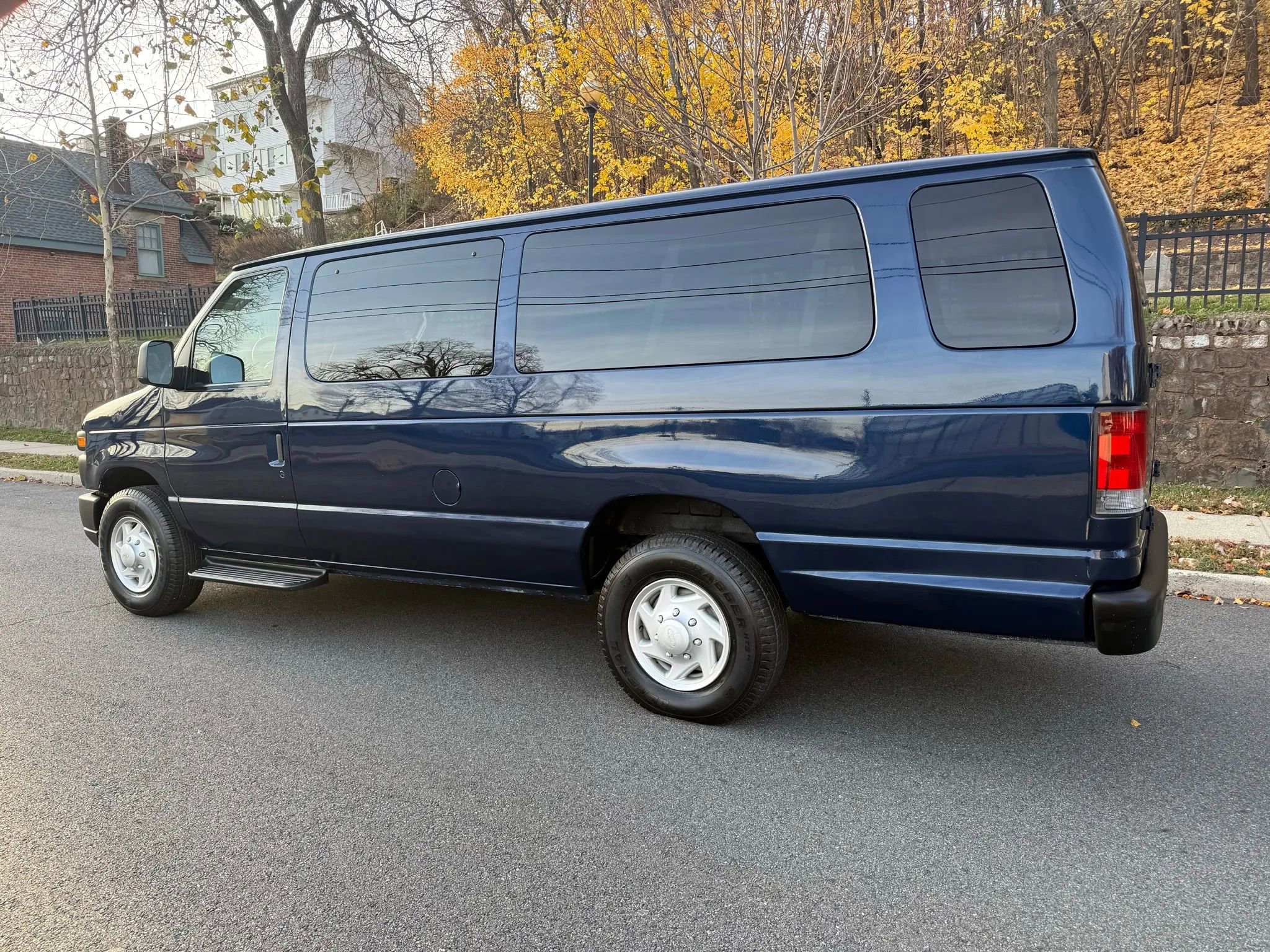 Used 2008 Ford E-350 and Econoline 350 XLT image 5