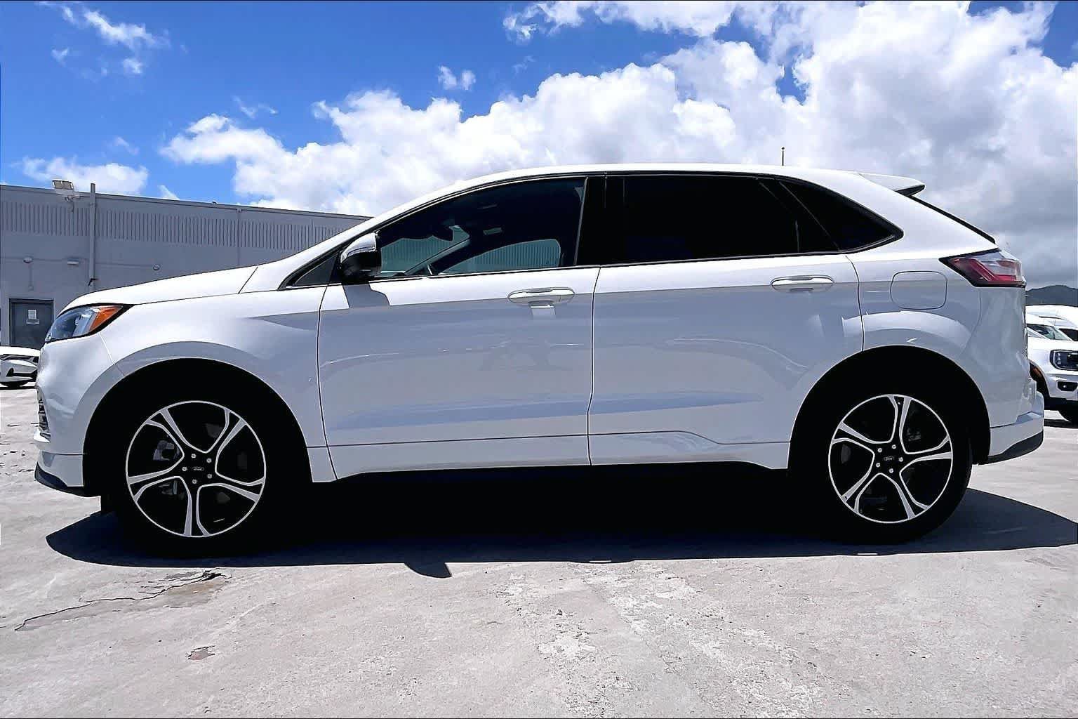 Used 2023 Ford Edge ST AWD/4WD image 3