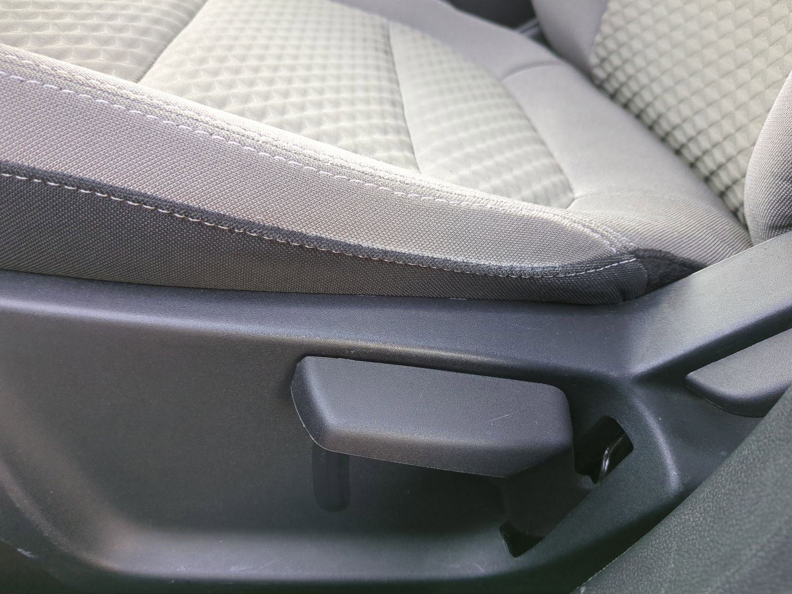 Used 2022 Ford Escape SE w/ Cold Weather Package image 21