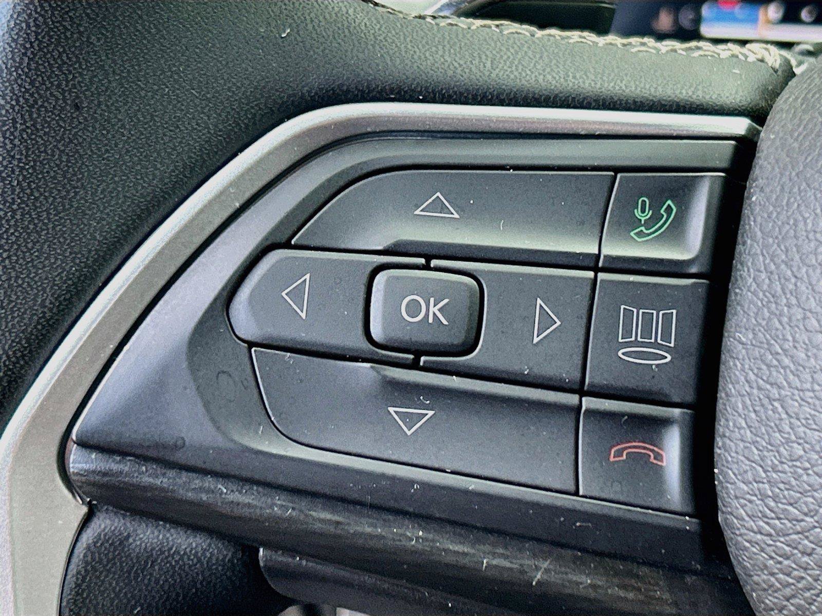 Used 2023 Jeep Grand Cherokee Altitude AWD/4WD image 37